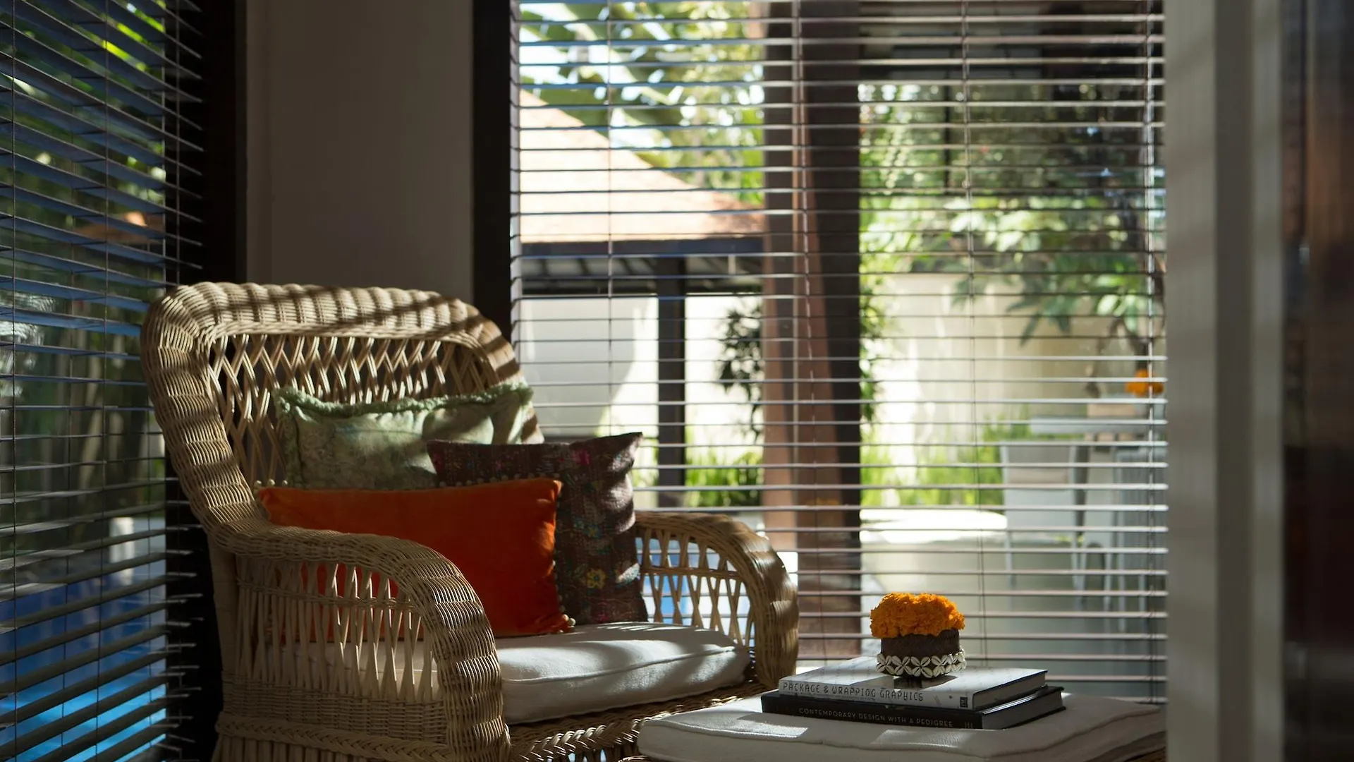Alaya Dedaun Kuta Villa Legian