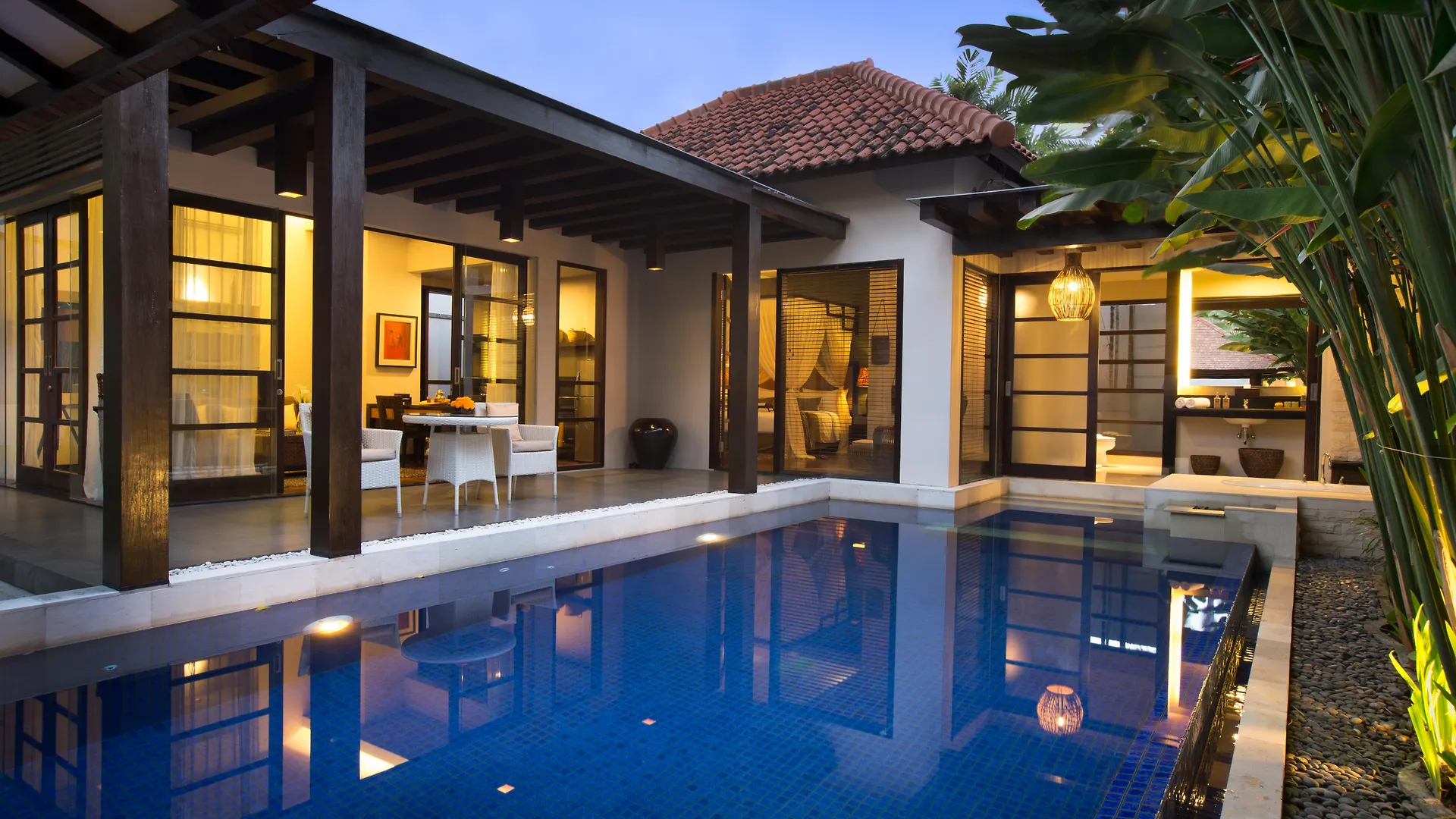 Alaya Dedaun Kuta Villa Legian