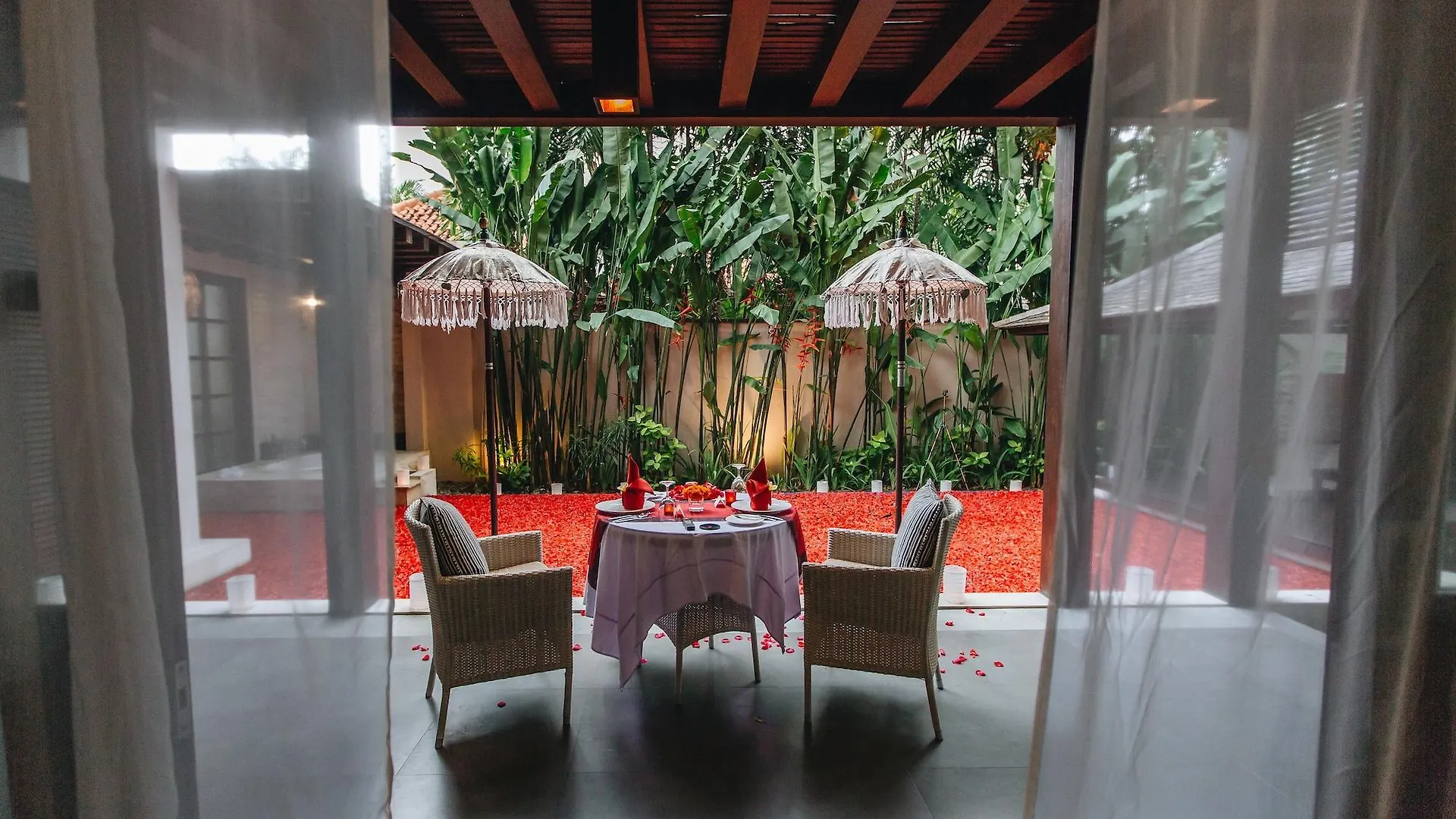 Alaya Dedaun Kuta Villa Legian