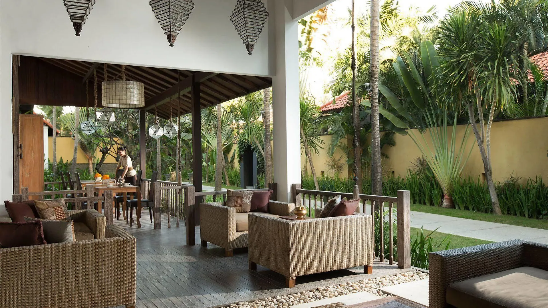 Alaya Dedaun Kuta Villa Legian